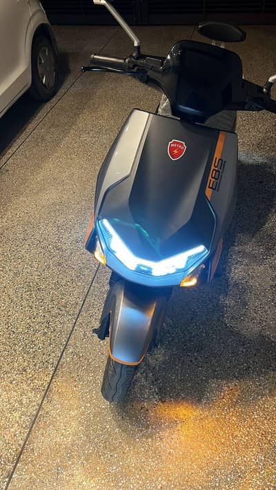 E8s mountain  climber electric scooty brand new condition