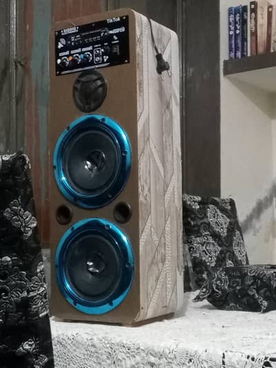 loud voice with base