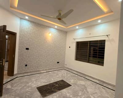 10 Marla House For Grabs In G-14