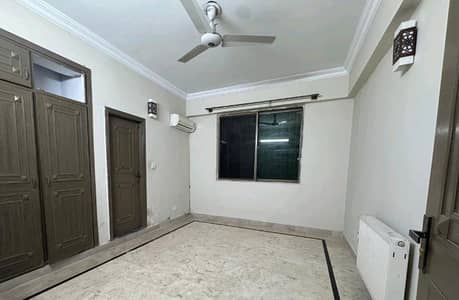 Buy A Lower Portion Of 14 Marla In G-13