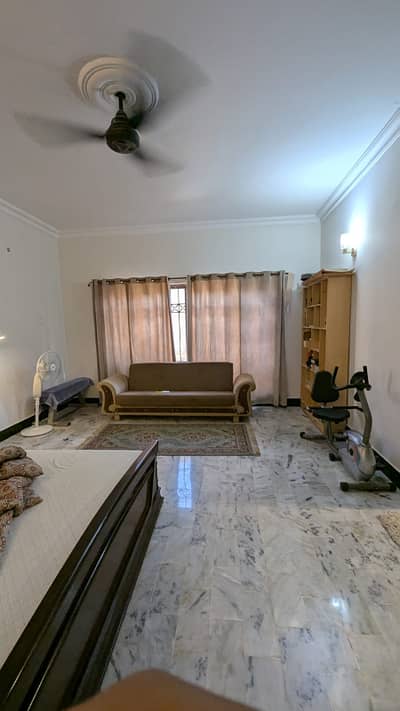 Stunning Like New 600 Yrds Ground Portion is Available For Rent