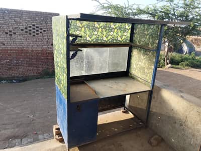 barger and shawarma counter