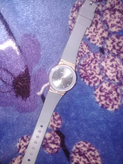 grey wrist watch