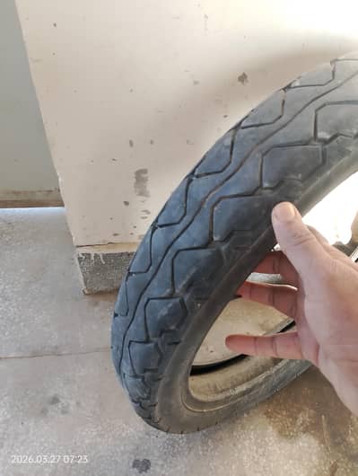 Suzuki 150, Yamaha ybr, cb 125 ,150 rear tyre