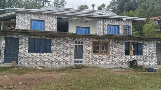 گھر کے لیے ملازمہ چاہئے۔