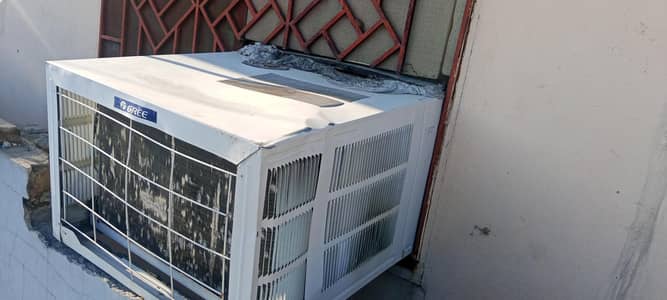 03225015716 ac good condetion