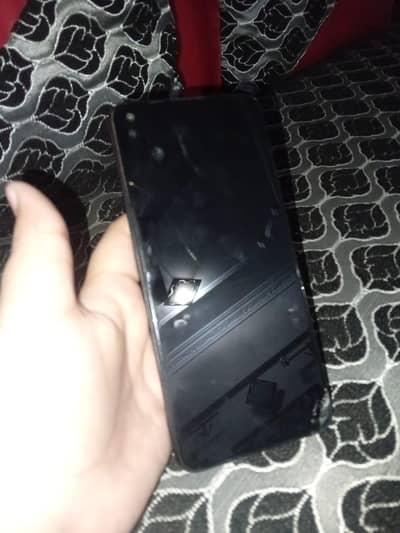 Tecno spark 7 pro frnt touch glass crack hai only Baki ok hai with box