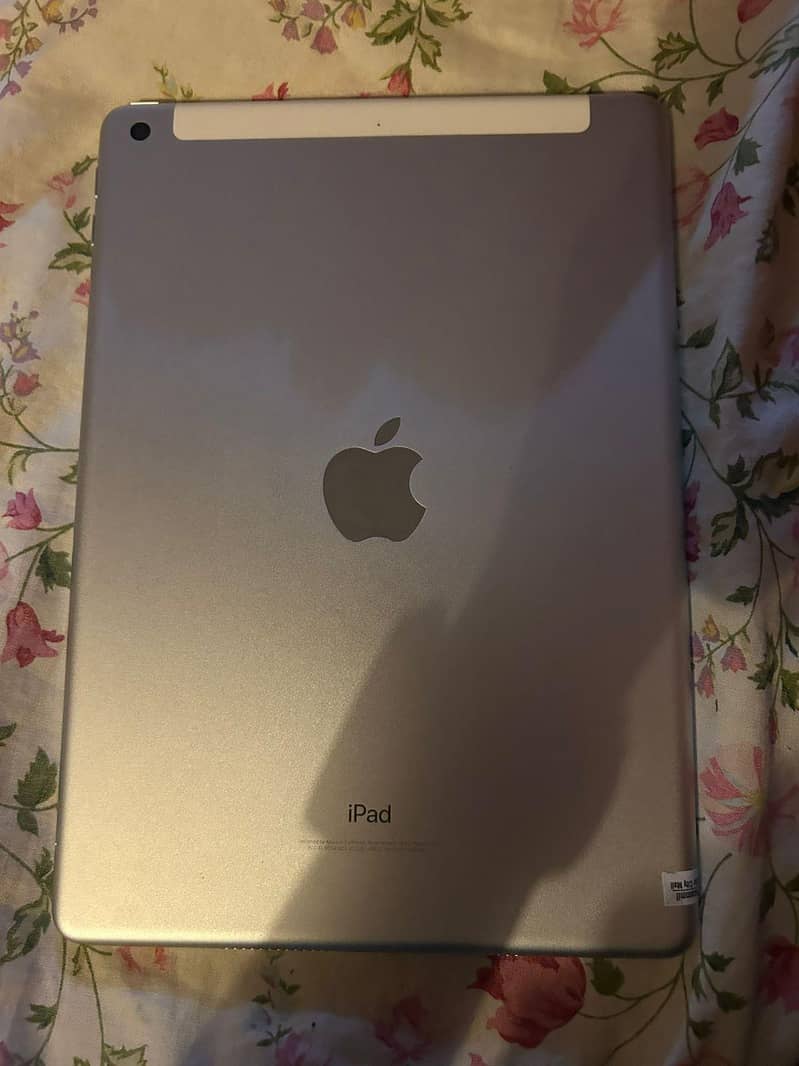 IPAD 5th generation 10/10 APPLE 3