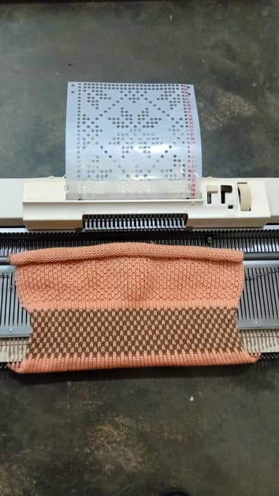 SK. 280. NEW. MODEL.  KNITTING.  MACHINE.