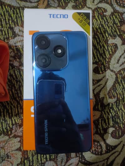 teccno spark 10 (8 128)