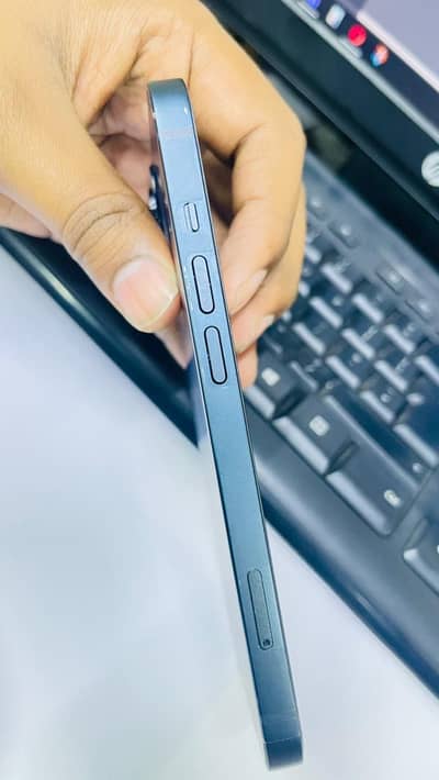 iPhone 13 mint condition