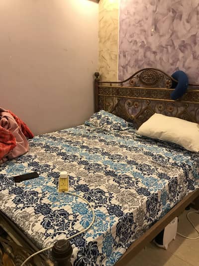 Sturdy Iron Bed with Comfortable Mattress