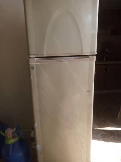 dawlance refrigerator with original compressor and original gass