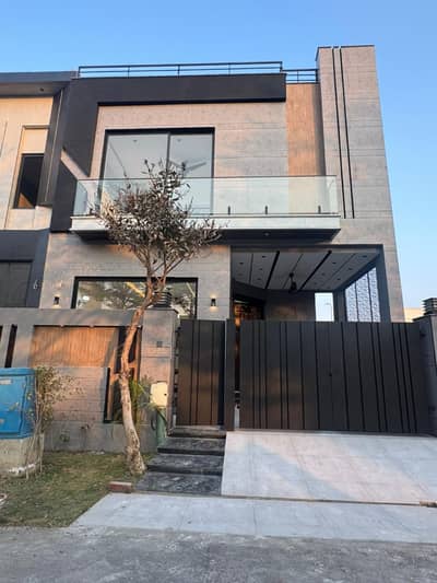 Syed Brothers Proudly Offers 5 Marla Brand New Modern Design House for Sale in DHA phase 9 Town Near To Park.