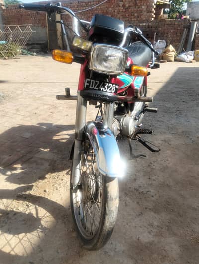 Honda CD 70 2018 conditon 10/9 no work Requird bio on the suport