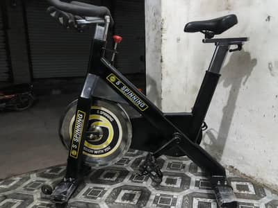 EXERCISE BIKE| SPINNING BIKE| COMMERCIAL S-SPINNING BIKE