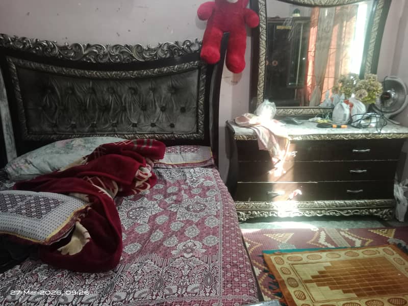 double bed dressing side table. 0