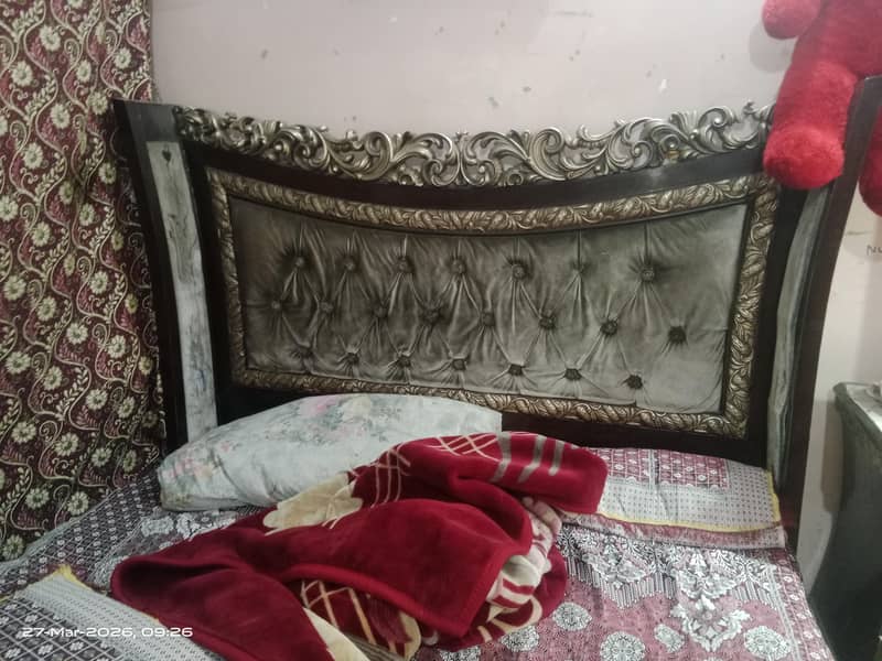 double bed dressing side table. 1