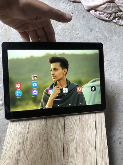z tab ha do camera 2 sapekar hin baki sab Kuchh okay 16GB memory hai
