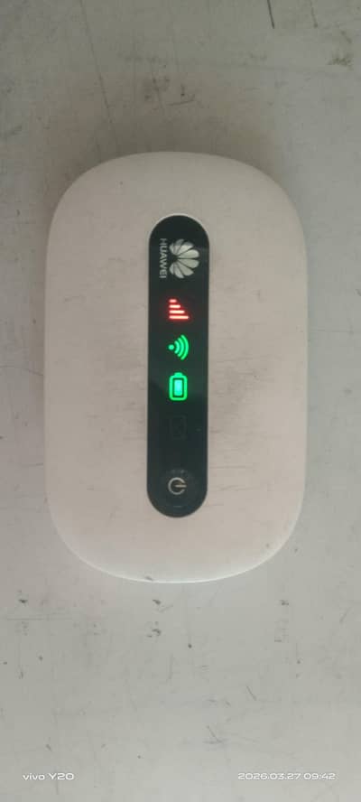 Huawei 4G Mobile WiFi Router / MiFi Device – Portable Hotspot