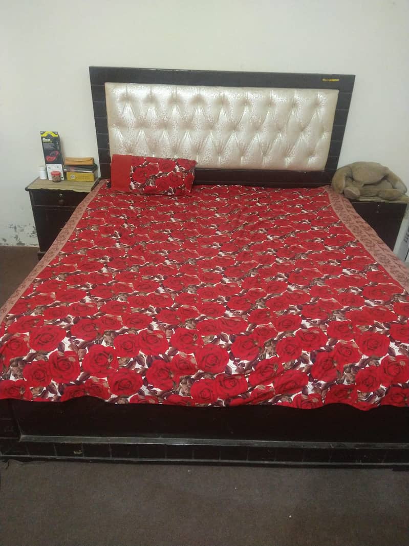 Bed Dressing with Side Table 0