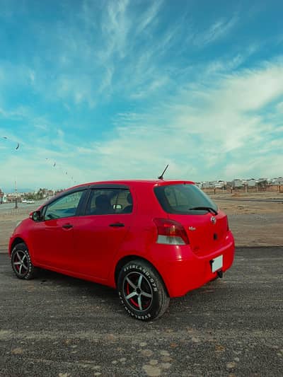 Toyota Vitz 8/12 1.0L