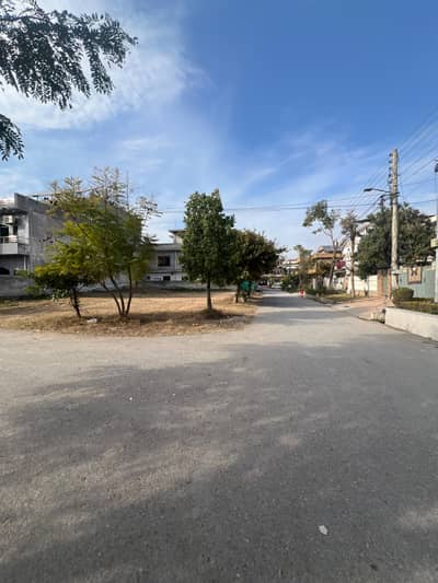 1 KANAL PLOT FOR SALE IN SOAN GARDEN
