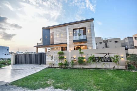 PHASE 6 1-KANAL BRAND NEW FULL BASEMENT FULLY FURNISHED BUNGALOW WITH 6 BEDROOMS IS AVAILABLE FOR SALE.