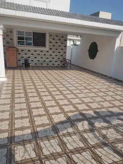 INVESTOR PRICE BANGLA FOR SALE/ LAHORE PROPERTY FOR SALE