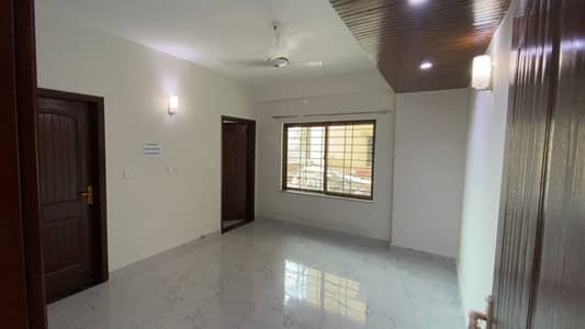 10 Marla Brand New Flat Available For Sale.