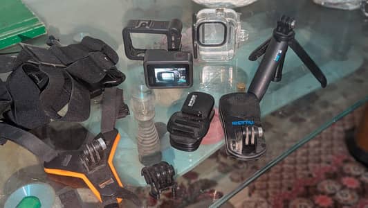 go pro with media mode water proof case 64 gb SD card lot acric