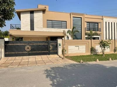 PHASE 7 1-KANAL BRAND NEW FULLY MAINTAINED BUNGALOW IS AVAILABLE FOR SALE.