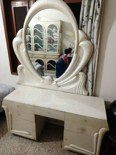 dressing table