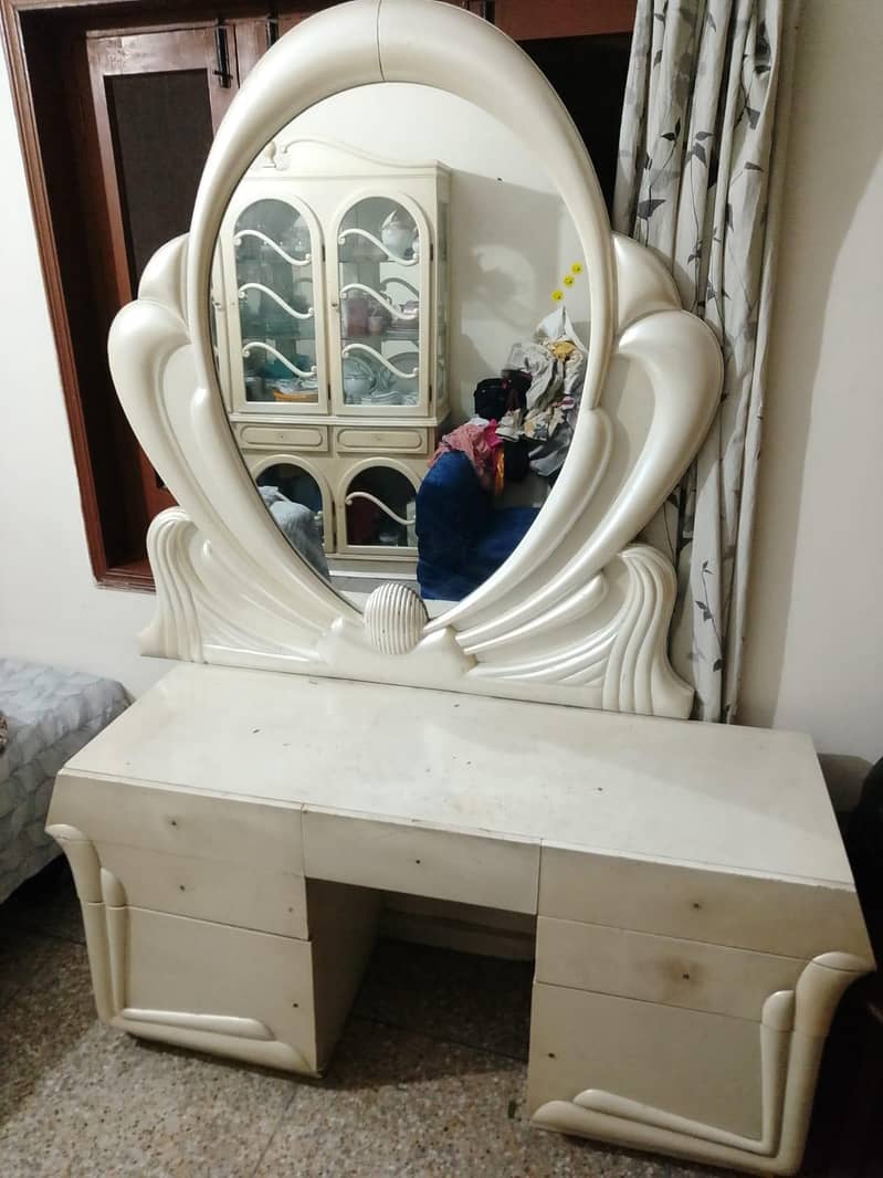 dressing table 1