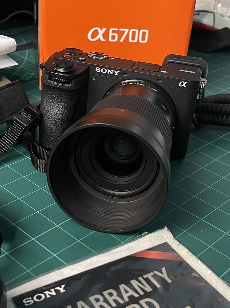 Sony A6700 complete kit 0