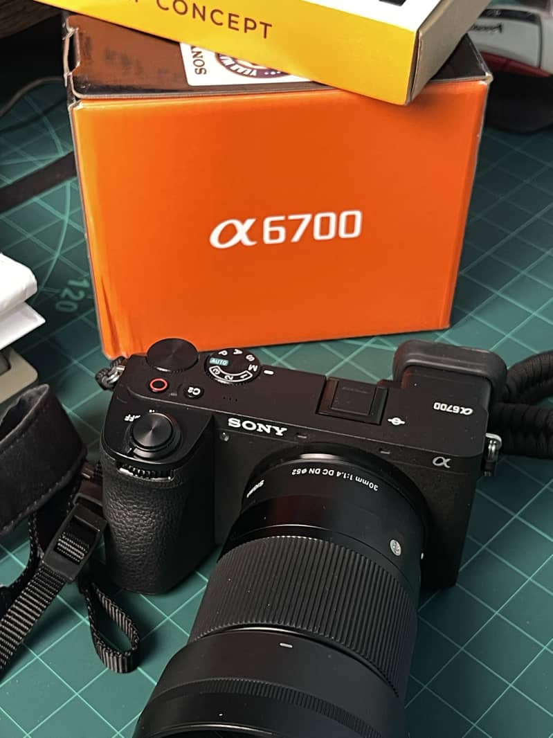 Sony A6700 complete kit 6