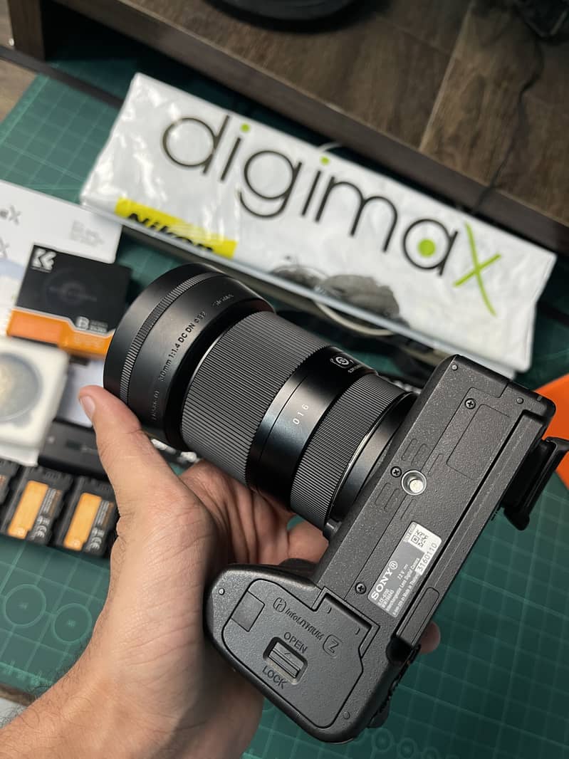 Sony A6700 complete kit 8
