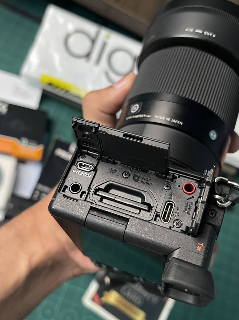 Sony A6700 complete kit 9