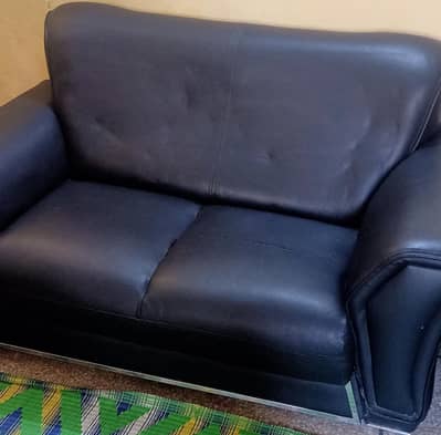 2; piece sofa for sale in excellent condition 3e