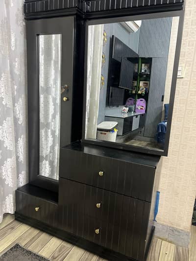 dressing table