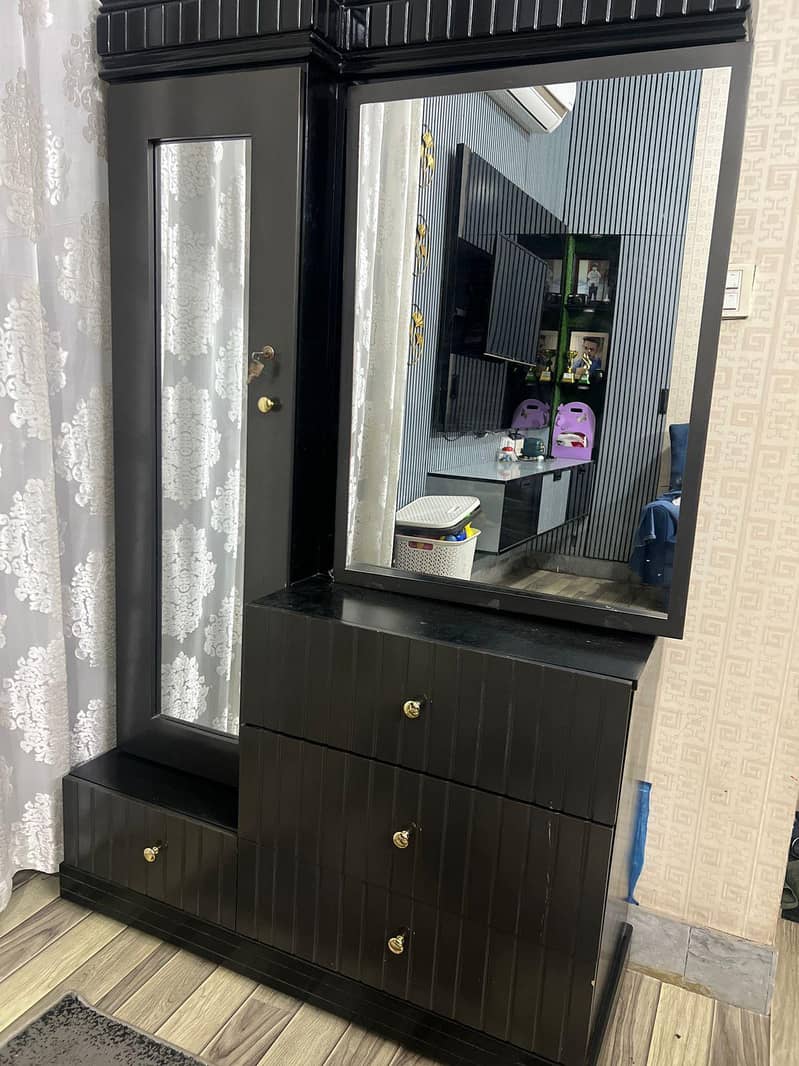 dressing table 0