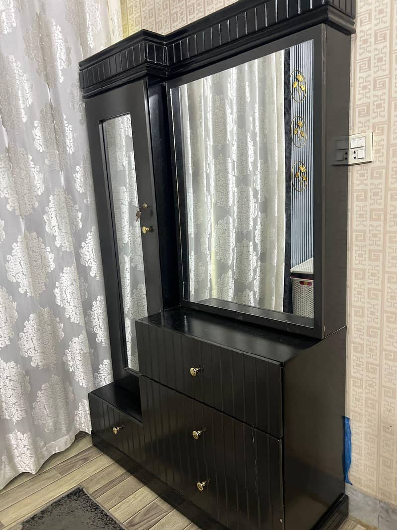 dressing table 1