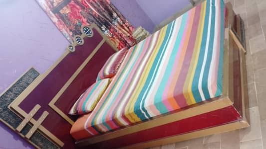 Double Bed Without Mattress