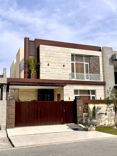 PRICE CAN BE NEGOTIABLE 10 MARLA BEAUTIFUL HOUSE FOR RENT IN DHA PHASE 8 EX AIR AVENUE