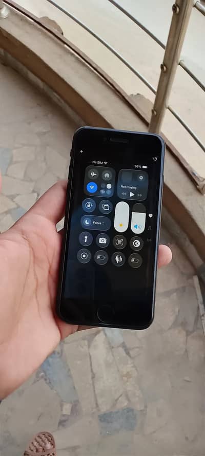 IPHONE SE 2023 jv 64