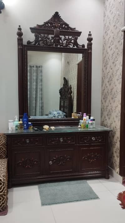 Chinioti Dressing Table with Mirror – Solid Termite-Resistant Wood