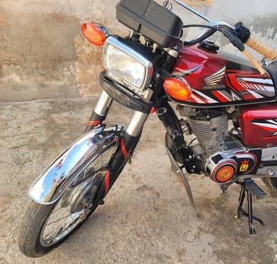 Honda 125 18Modl black