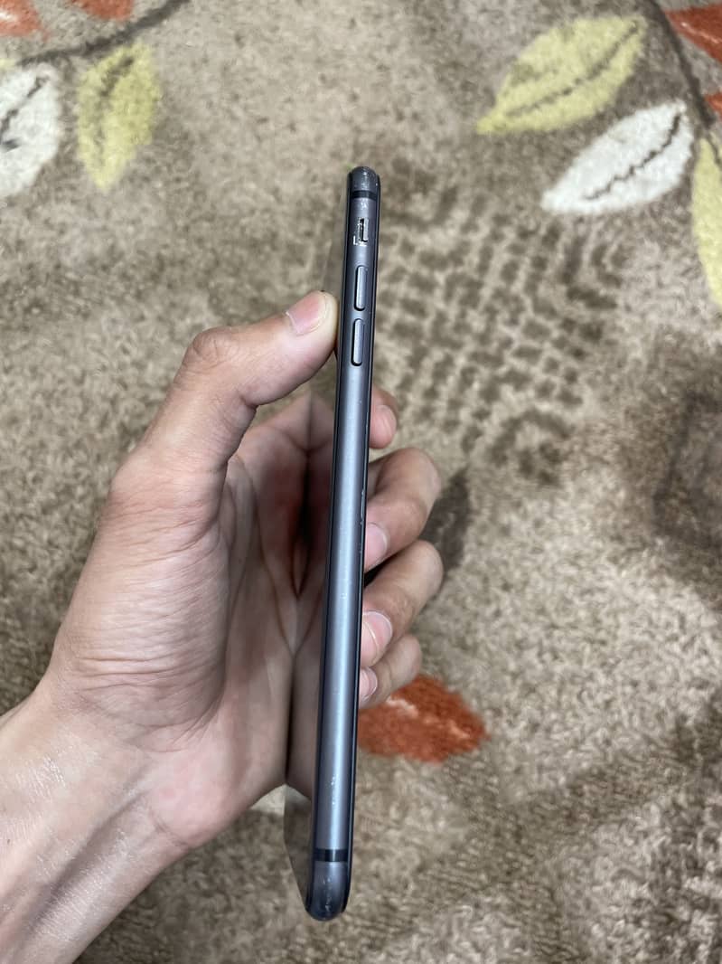 iPhone 8 Plus 2