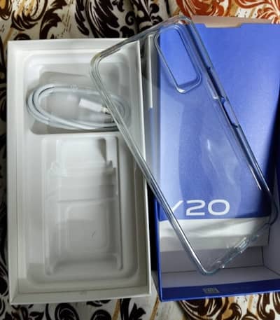 Vivo Y20 64/4 in very good condition with Box