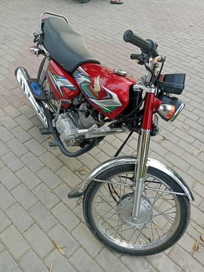 Honda 125 Red Color 23 model 10/10 condition